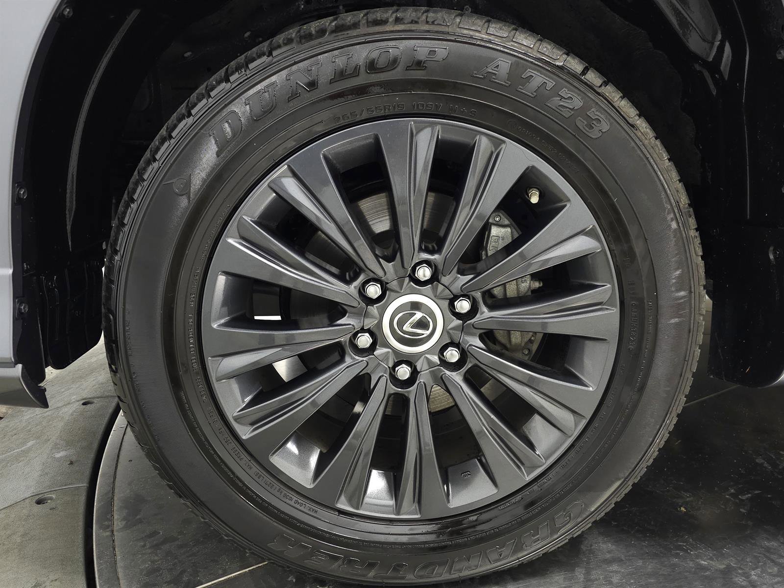Used 2023 Lexus GX 460 Premium AWD/4WD image 14