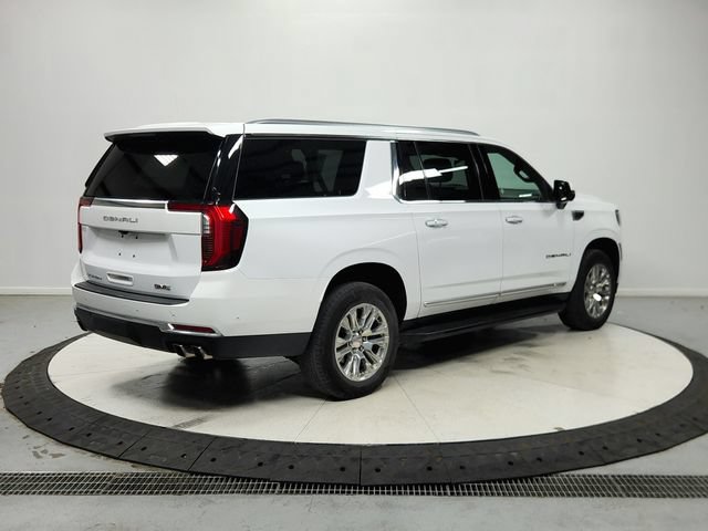 Used 2025 GMC Yukon XL Denali RWD image 8