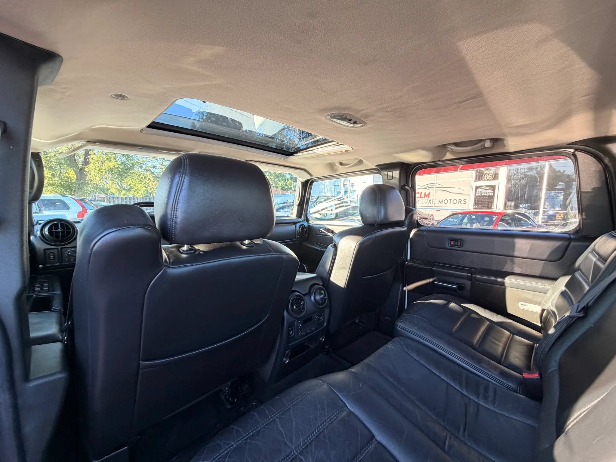Used 2005 HUMMER H2 SUT w/ Preferred Equipment Group AWD/4WD image 12