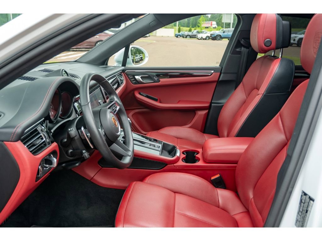 Used 2023 Porsche Macan Turbo AWD/4WD image 12