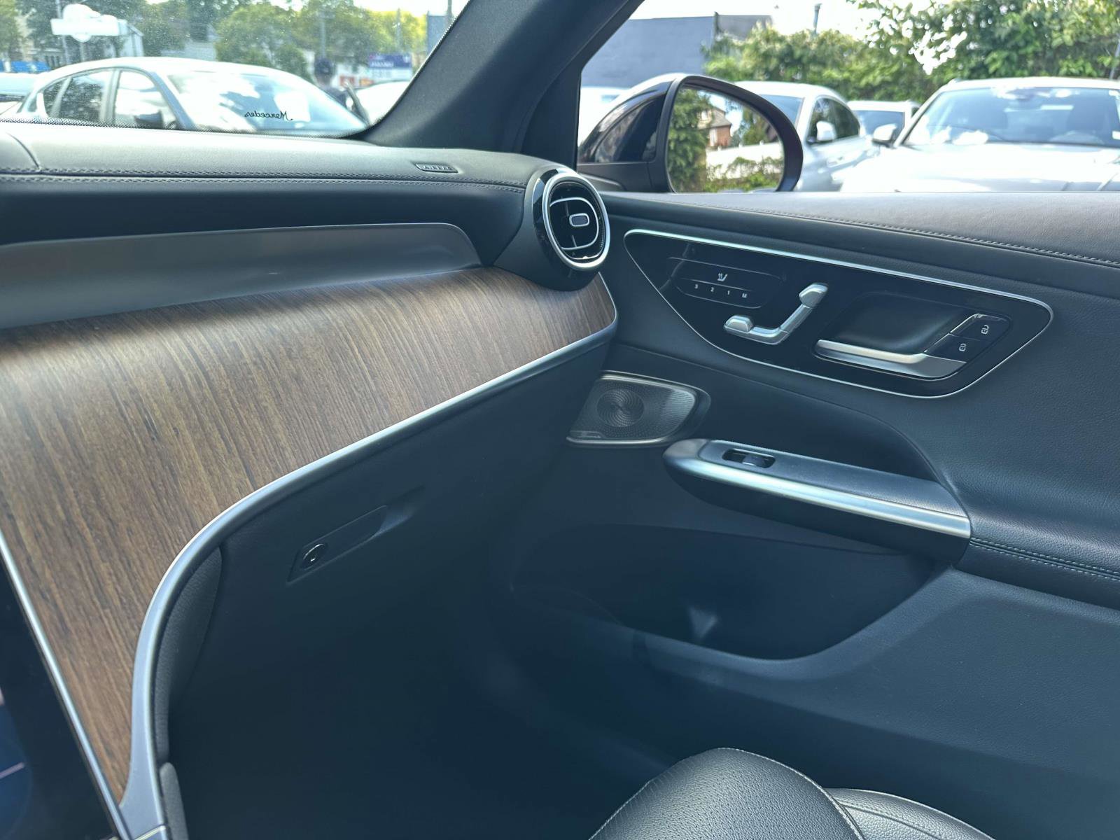 Used 2024 Mercedes-Benz GLC 300 4MATIC w/ AMG Line image 26