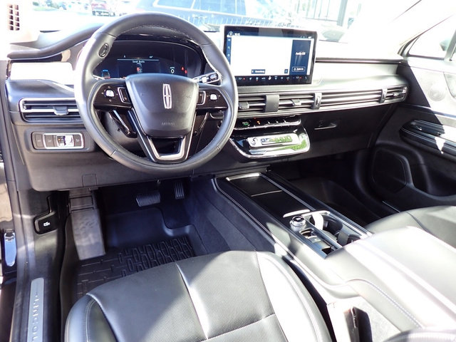 Certified 2023 Lincoln Corsair AWD w/ Equipment Group 101A image 17