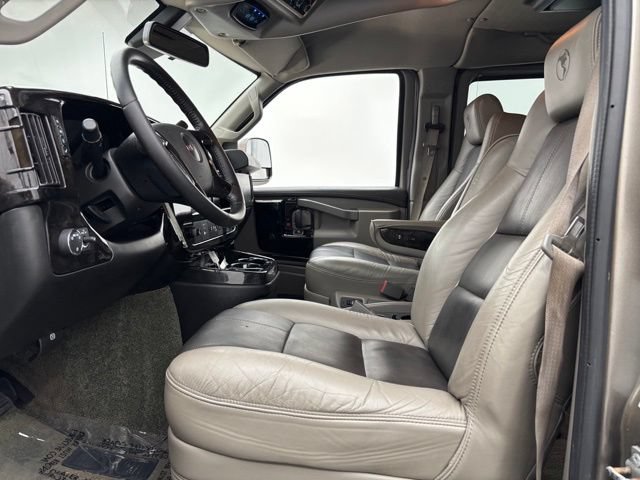 Used 2019 GMC Savana 2500 w/ Enhanced Convenience Package RWD image 18