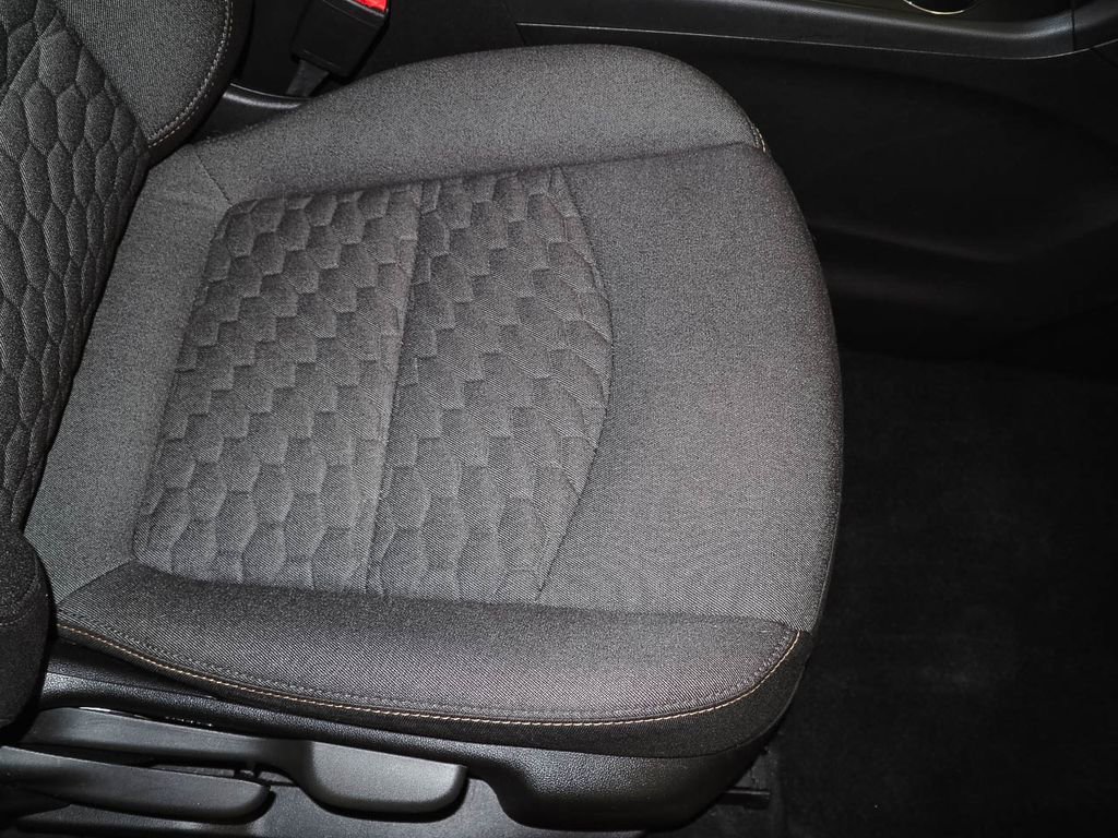 Used 2020 Chevrolet Equinox LT image 24