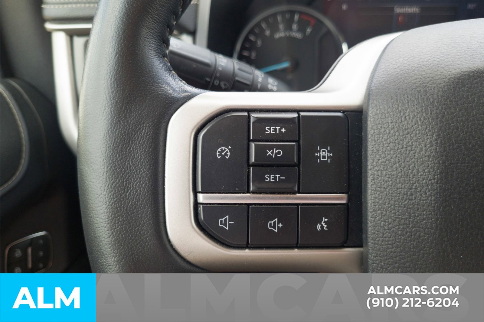 Used 2024 Ford Expedition XLT AWD/4WD image 29