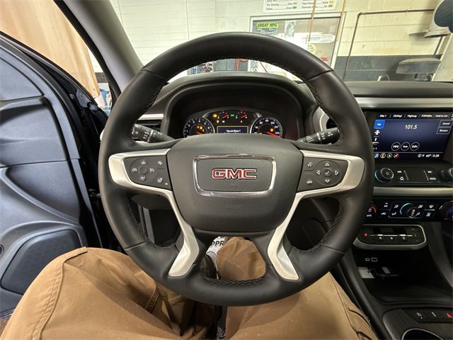 Certified 2023 GMC Acadia SLT w/ Preferred Package image 14