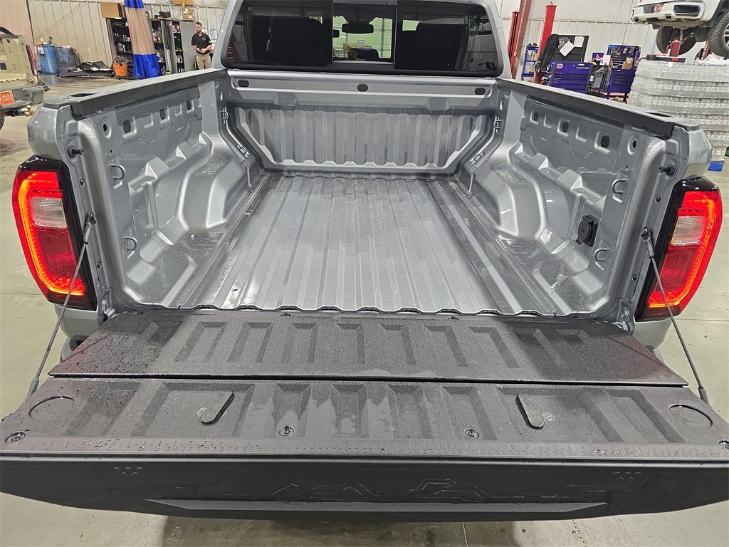 New 2026 GMC Canyon Elevation w/ Convenience Package image 12