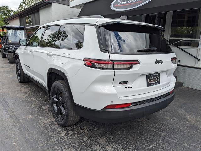 Used 2023 Jeep Grand Cherokee L Laredo AWD/4WD image 3