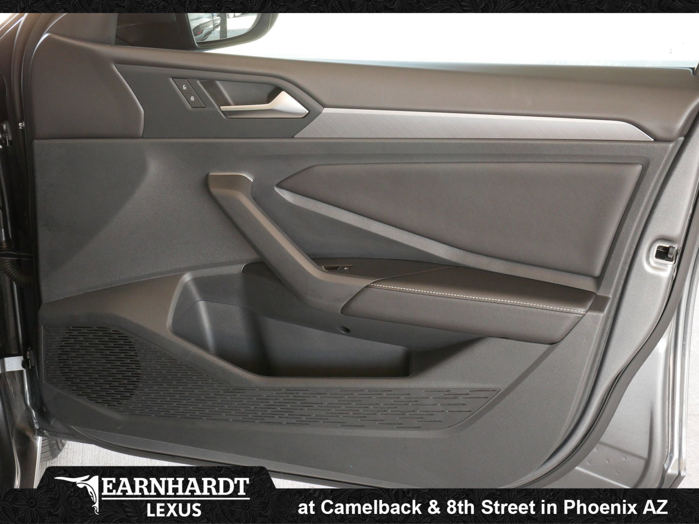 Used 2024 Volkswagen Jetta SE w/ Panoramic Sunroof Package image 12