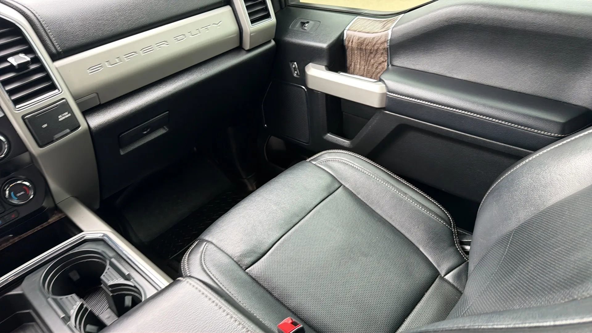 Used 2019 Ford F250 Lariat w/ Chrome Package image 67