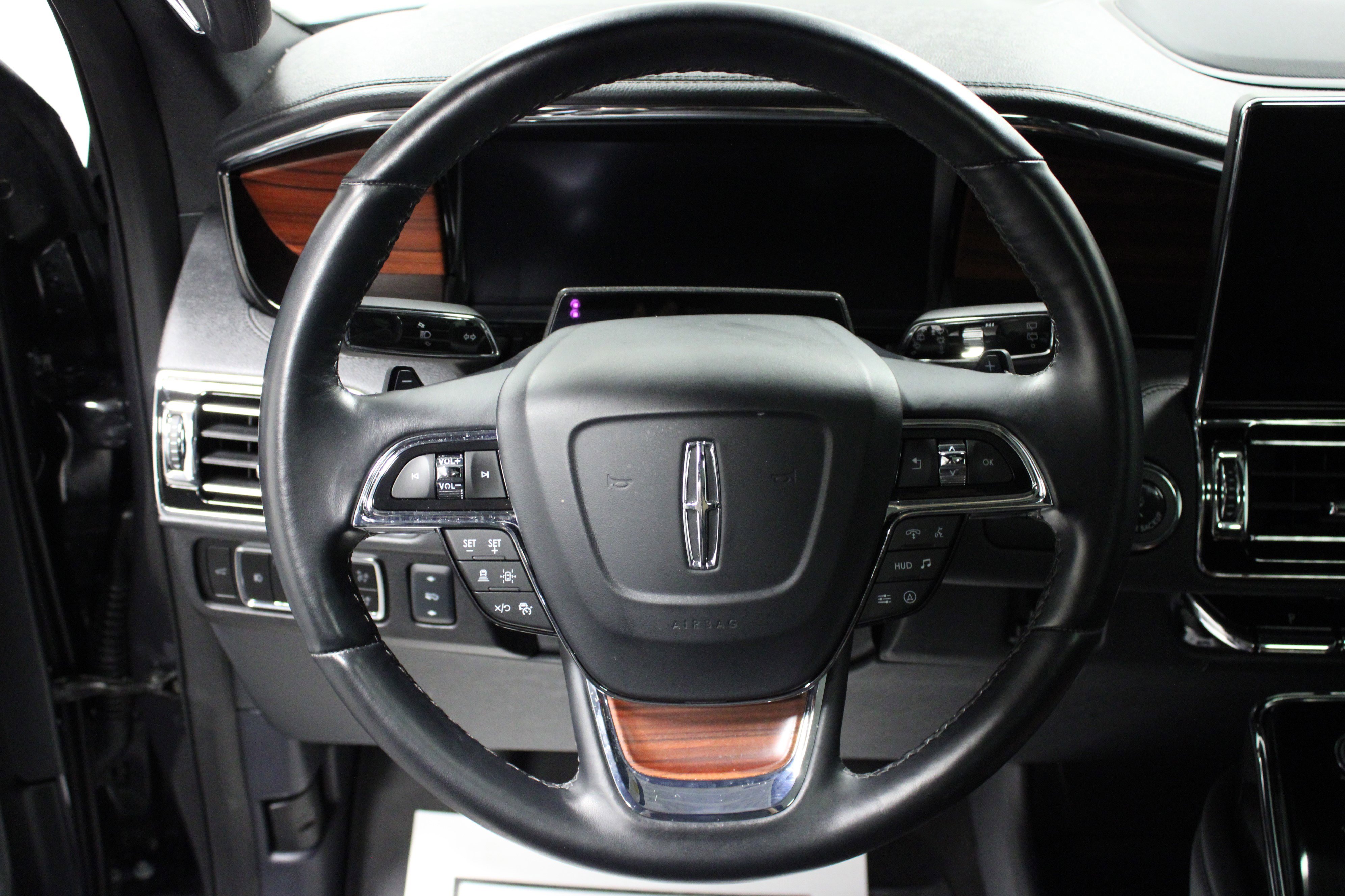 Used 2024 Lincoln Navigator Reserve w/ Equipment Group 201A image 17