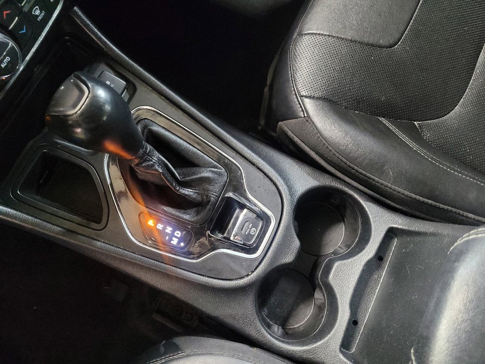 Used 2019 Jeep Cherokee Limited image 26