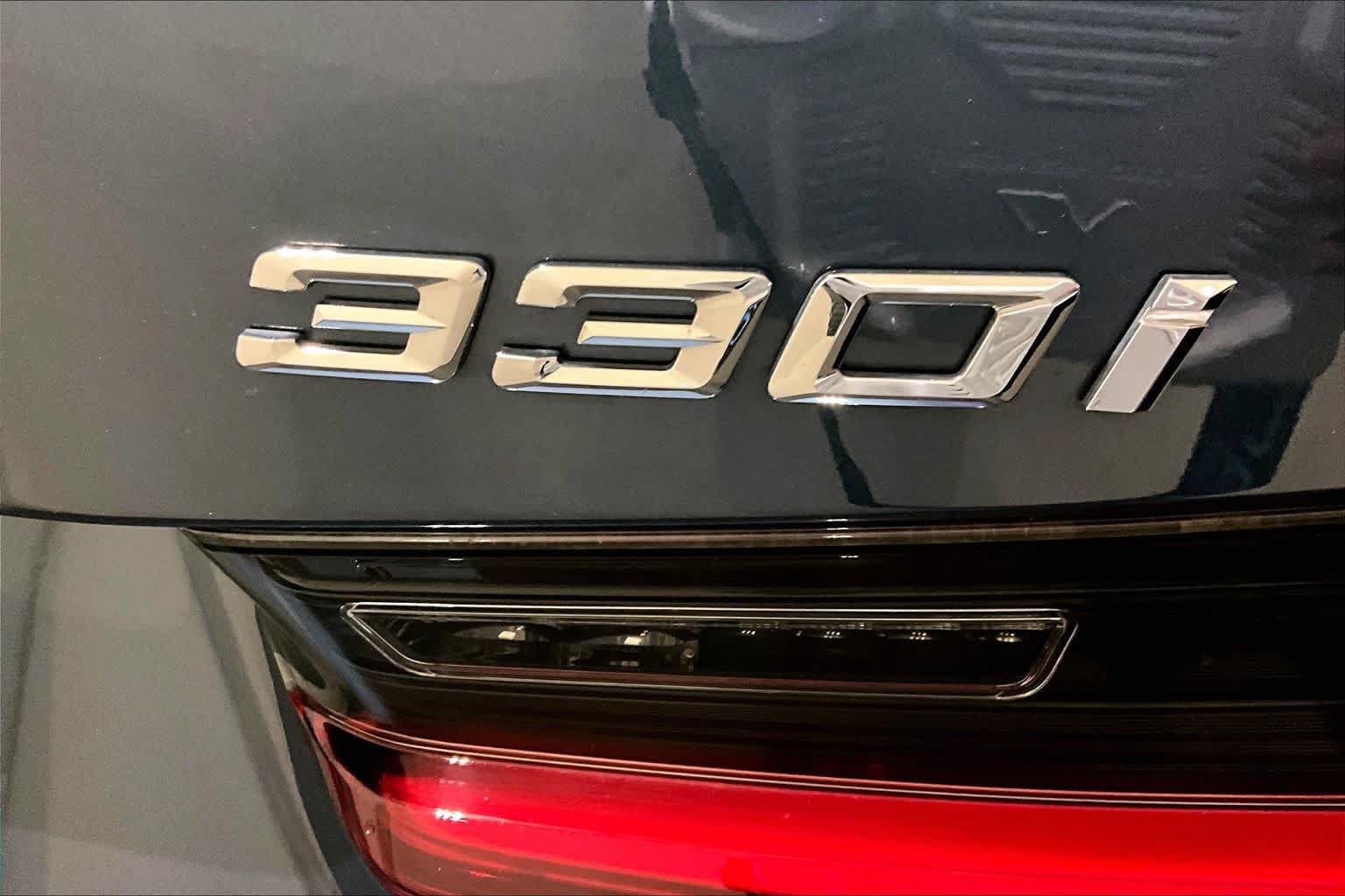 Certified 2025 BMW 330i xDrive Sedan w/ Premium Package AWD/4WD image 9