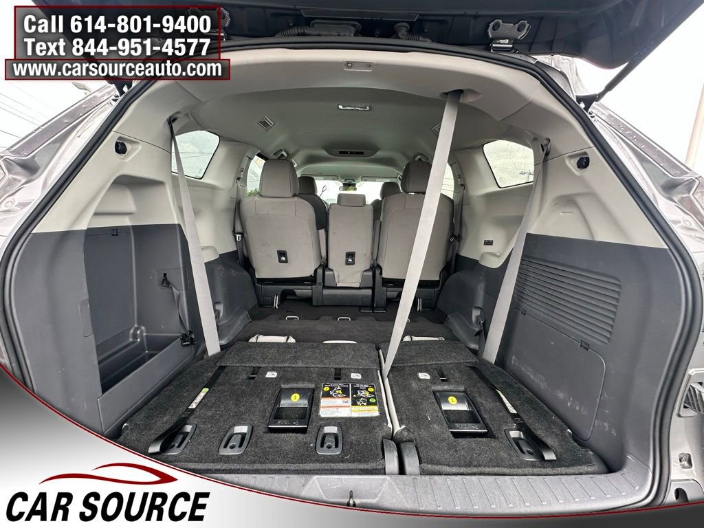 Used 2024 Toyota Sienna LE FWD image 25