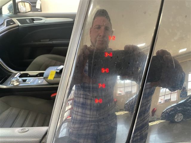 Used 2019 Ford Fusion SE image 13