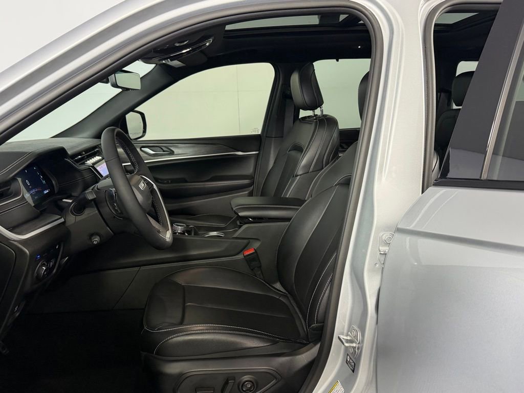 Used 2024 Jeep Grand Cherokee Limited 4xe w/ Luxury Tech Group II image 22