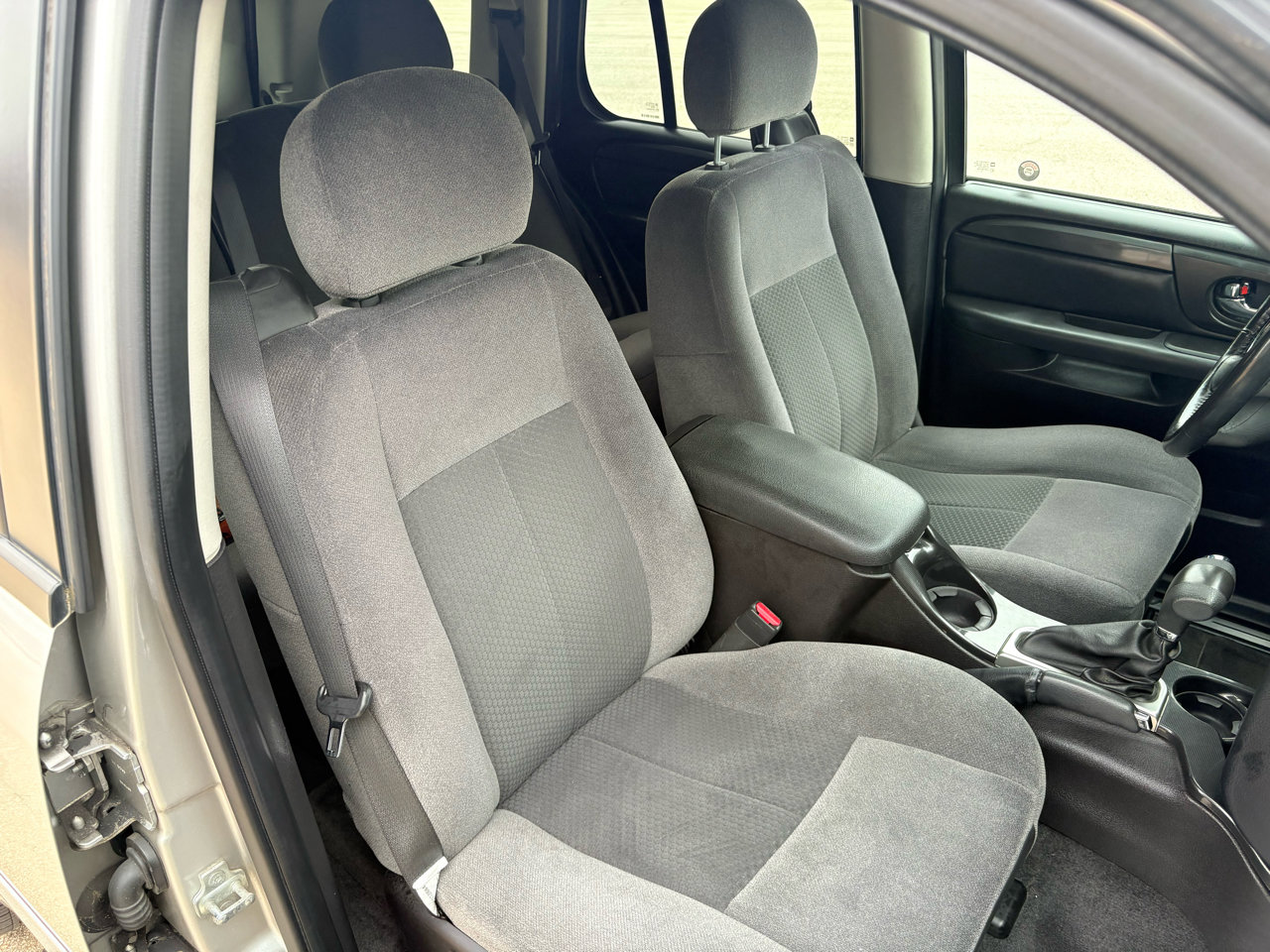 Used 2007 GMC Envoy SLE image 38