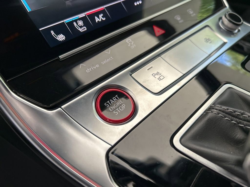 Used 2022 Audi RS 6 w/ Carbon Optic Package image 7