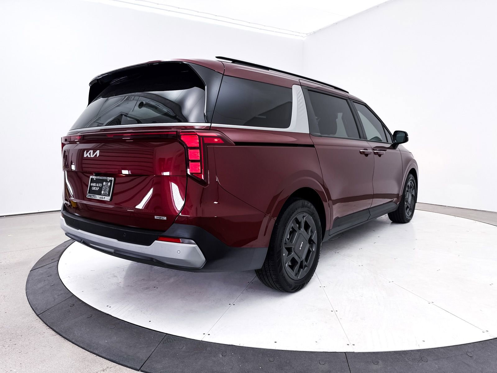 Certified 2025 Kia Carnival EX image 19