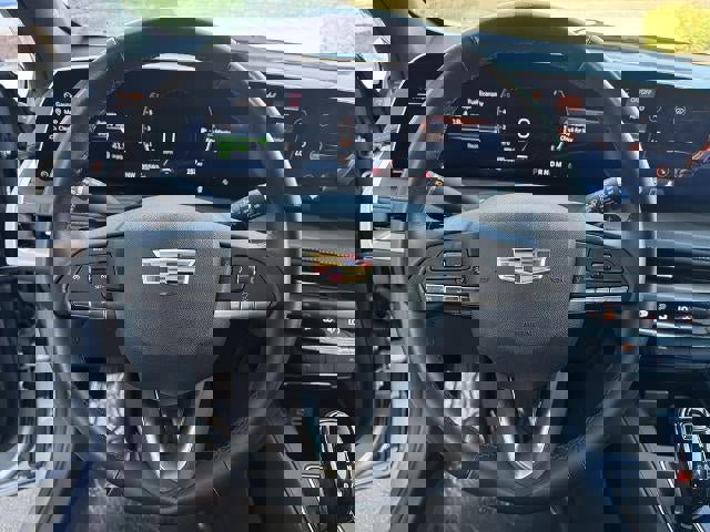 Used 2025 Cadillac XT4 Premium Luxury FWD image 12