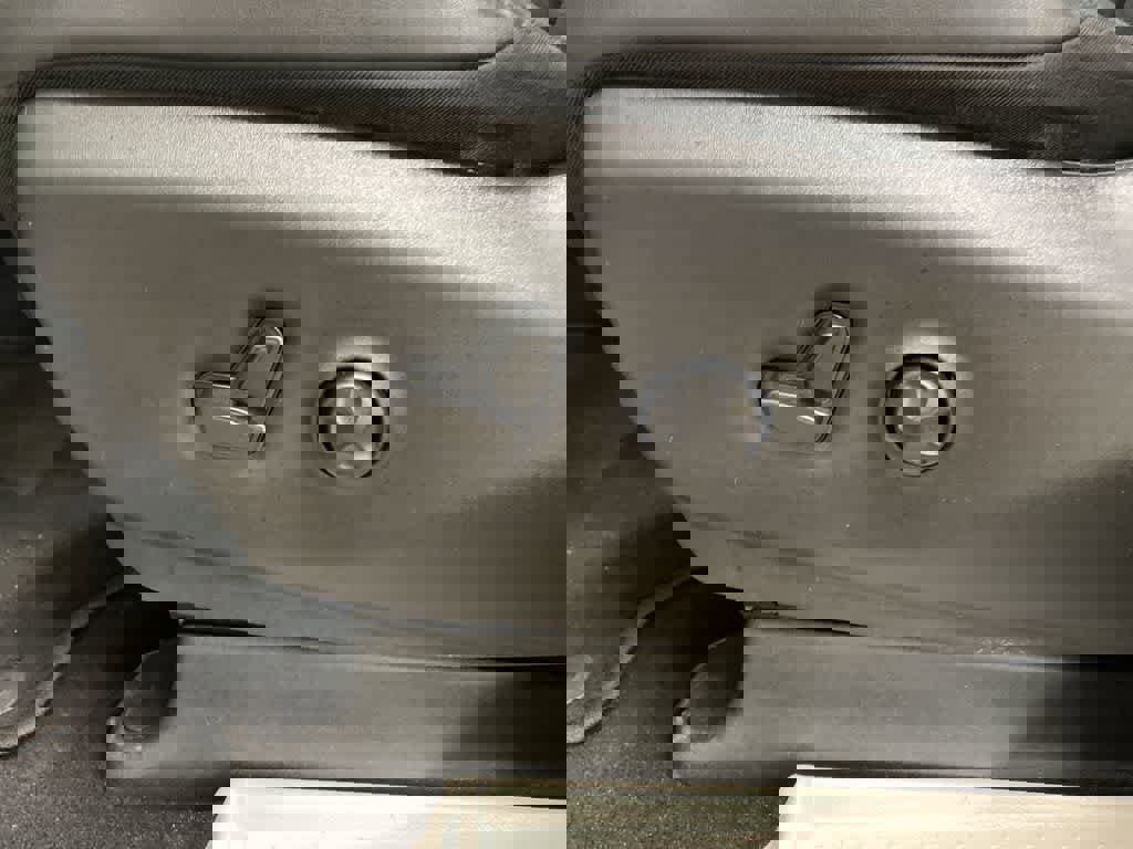 Used 2024 Chrysler Pacifica Touring-L image 14