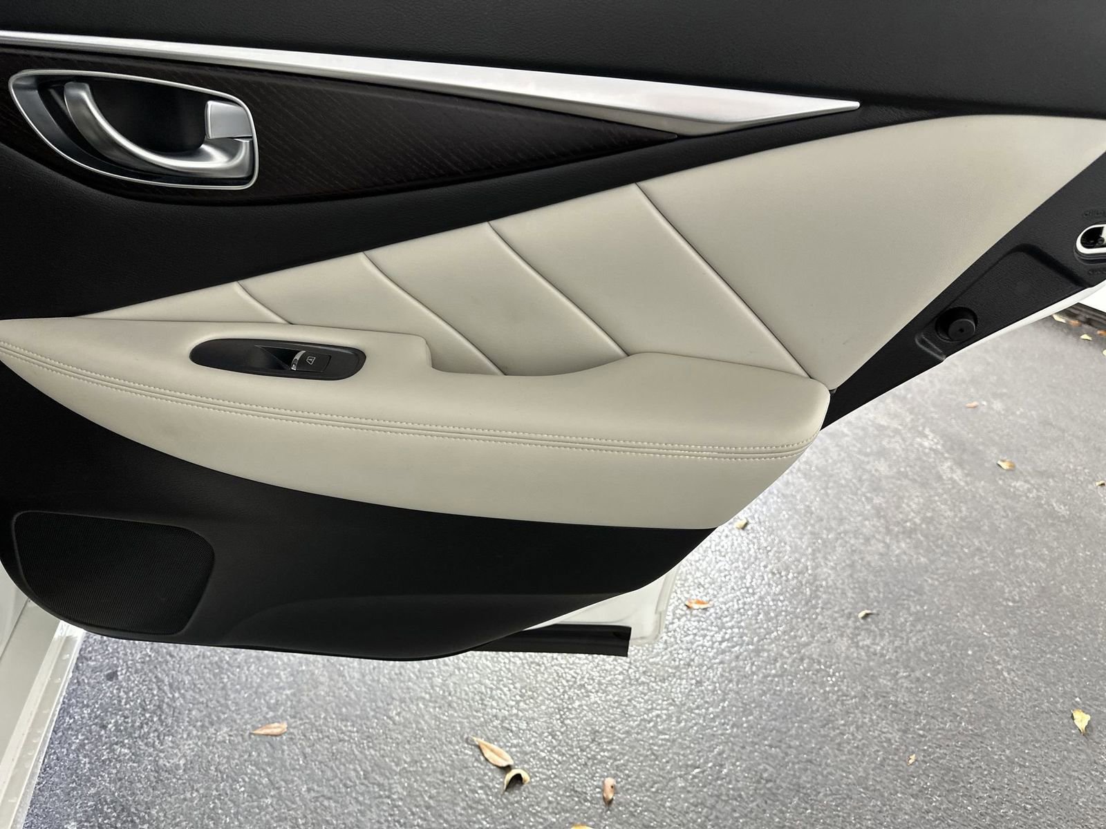 Used 2024 INFINITI Q50 Sensory image 35