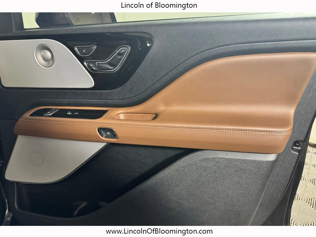 Used 2023 Lincoln Aviator Reserve w/ Equipment Group 201A AWD/4WD image 16