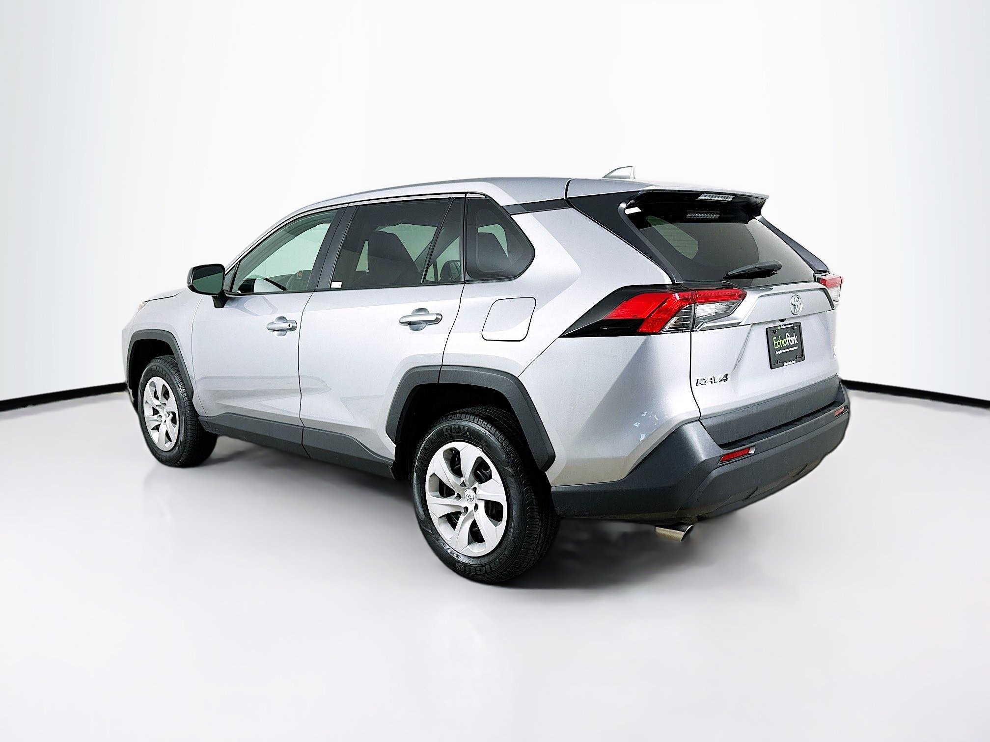 Used 2024 Toyota RAV4 LE image 5