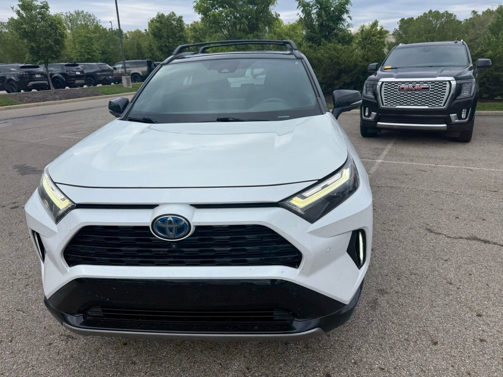 Used 2023 Toyota RAV4 XSE AWD/4WD image 2