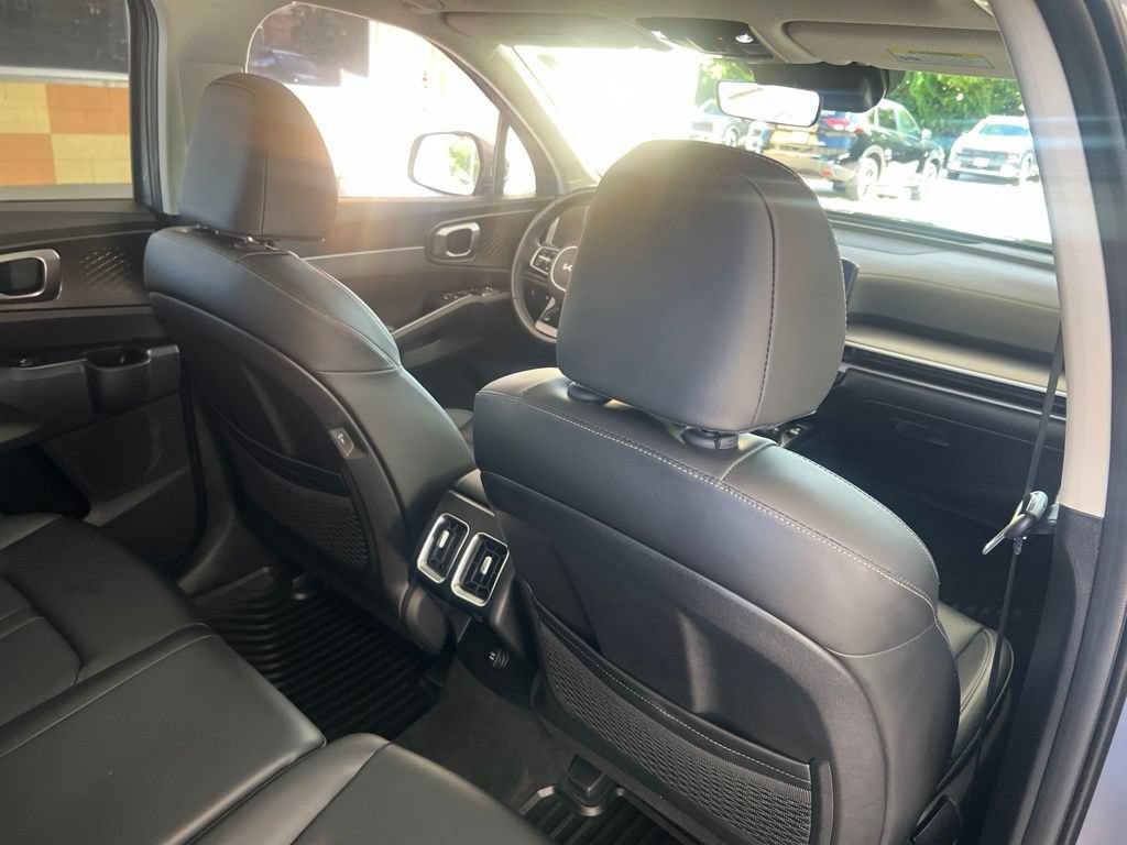 Certified 2025 Kia Sorento S w/ Panoramic Sunroof Package FWD image 15