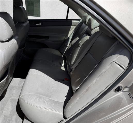 Used 2005 Toyota Camry LE FWD image 16