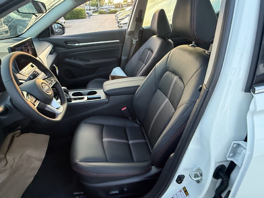 New 2026 Nissan Altima 2.5 SR FWD image 10
