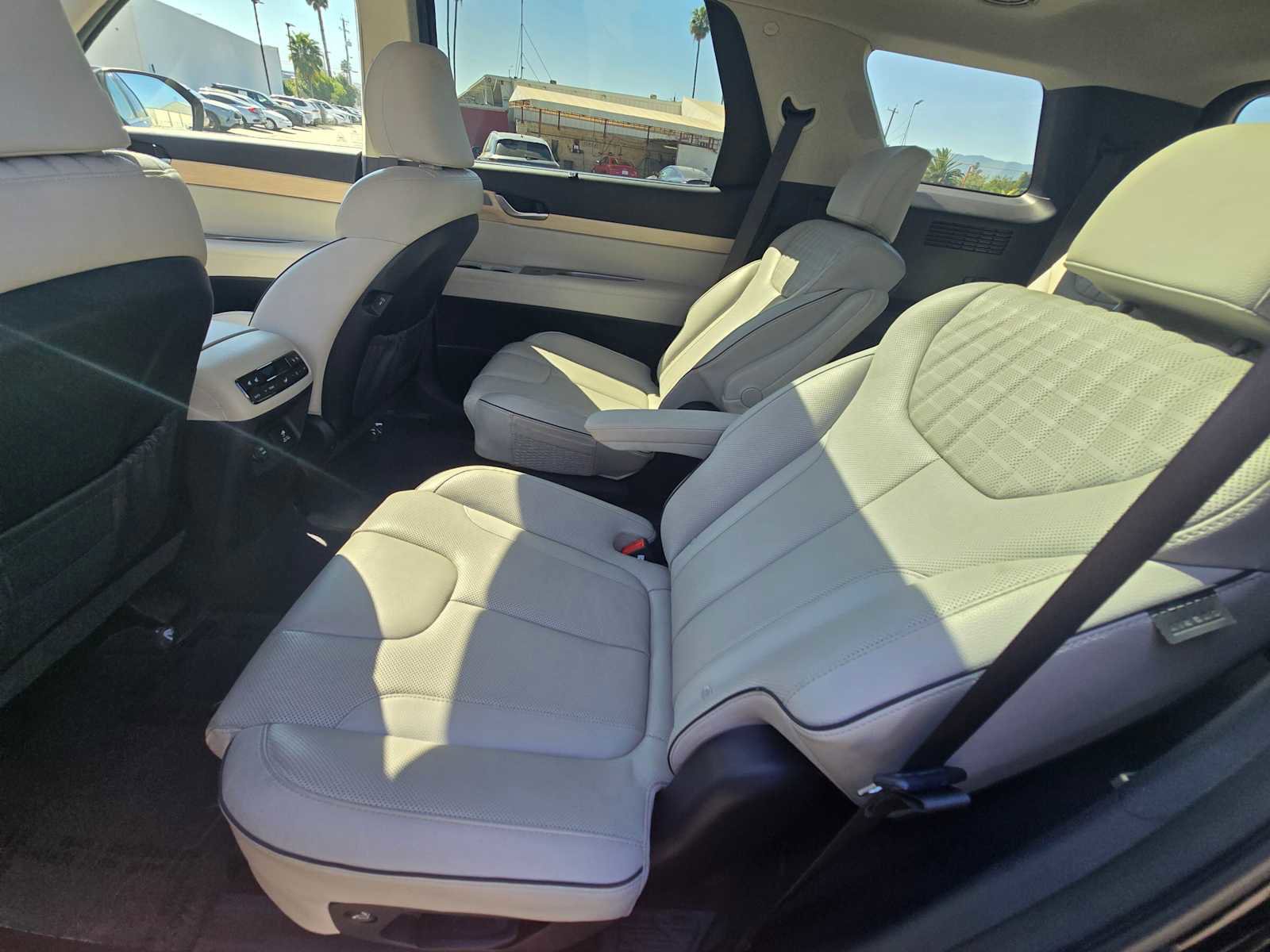 Used 2024 Hyundai Palisade Limited image 21