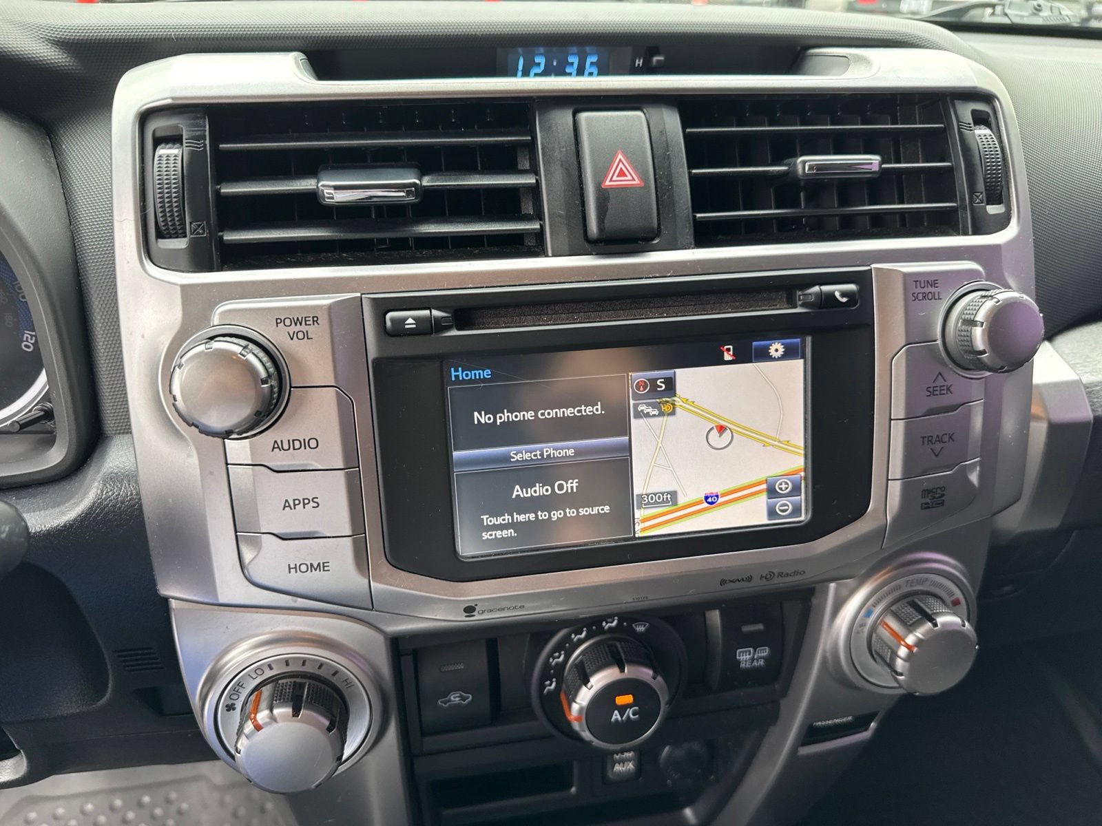 Used 2017 Toyota 4Runner SR5 AWD/4WD image 25