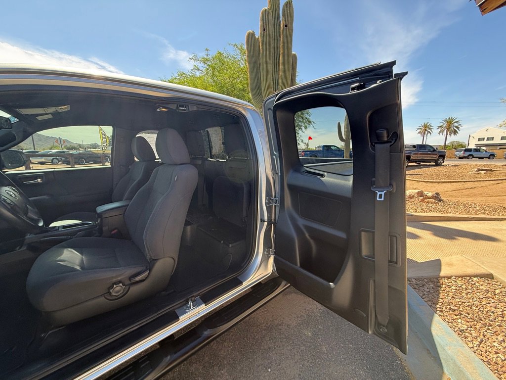 Used 2016 Toyota Tacoma TRD Sport w/ Towing Package RWD image 17