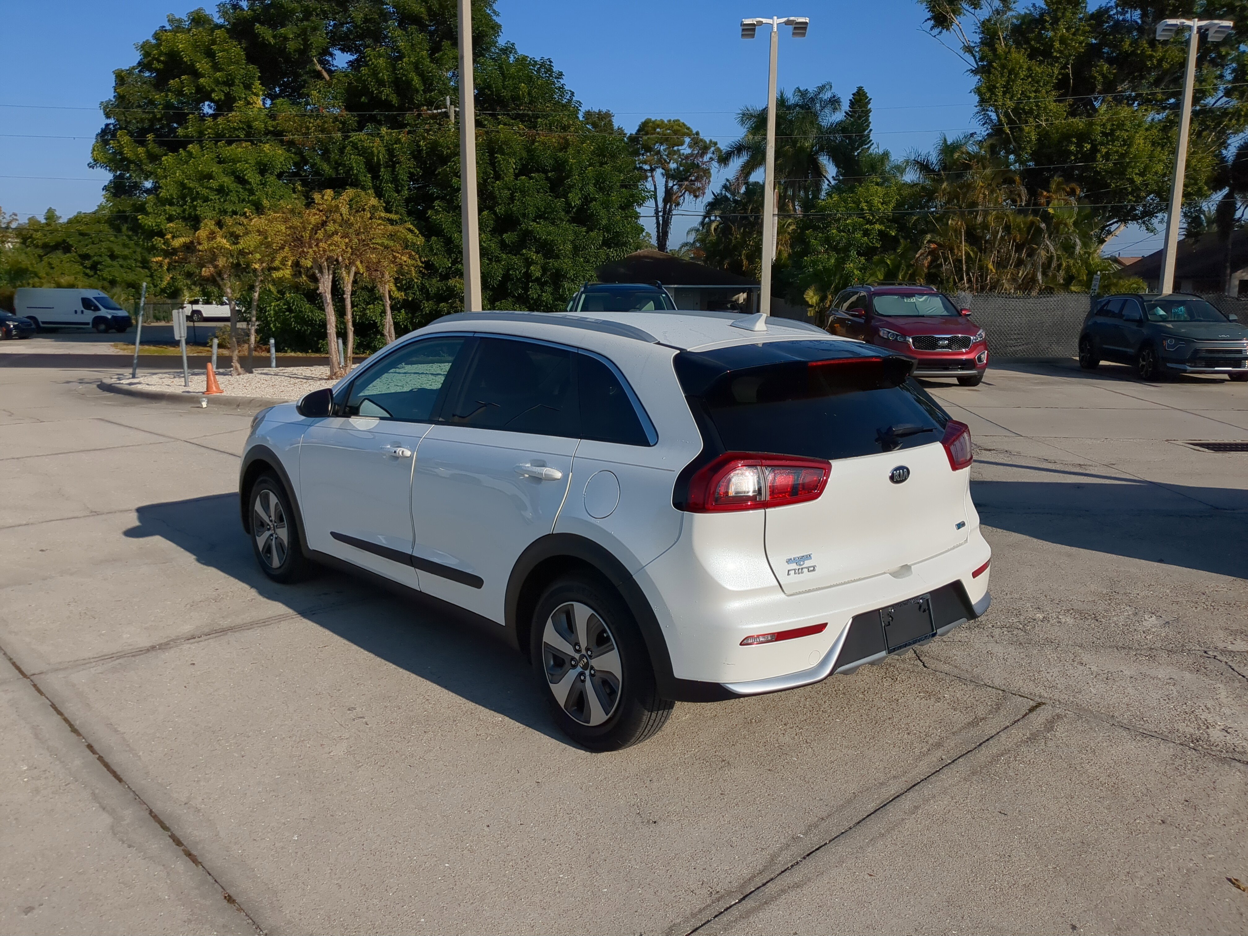 Certified 2019 Kia Niro LX image 6