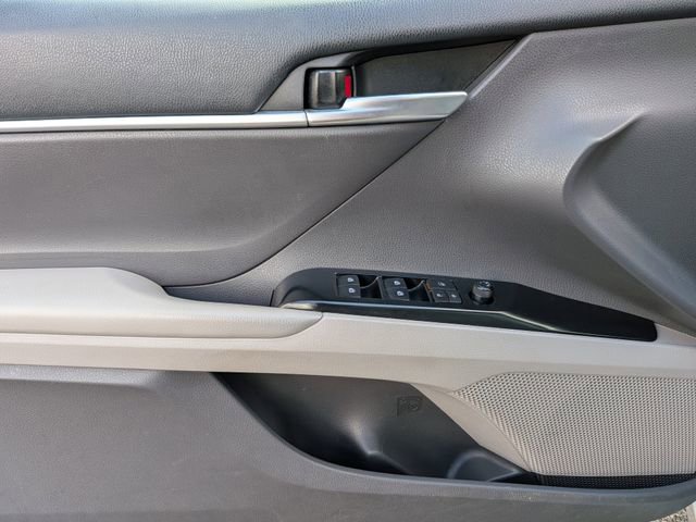 Used 2018 Toyota Camry SE FWD image 12