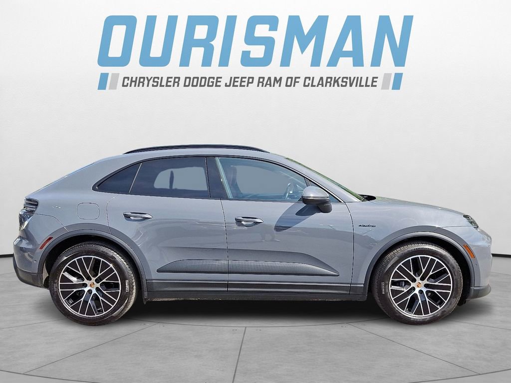 Used 2025 Porsche Macan 4 Electric w/ Premium Package AWD/4WD image 7
