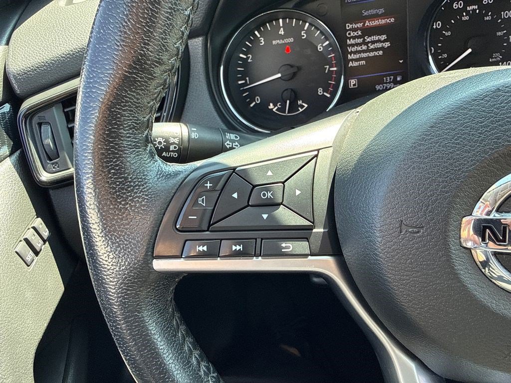 Used 2019 Nissan Rogue SL FWD image 22