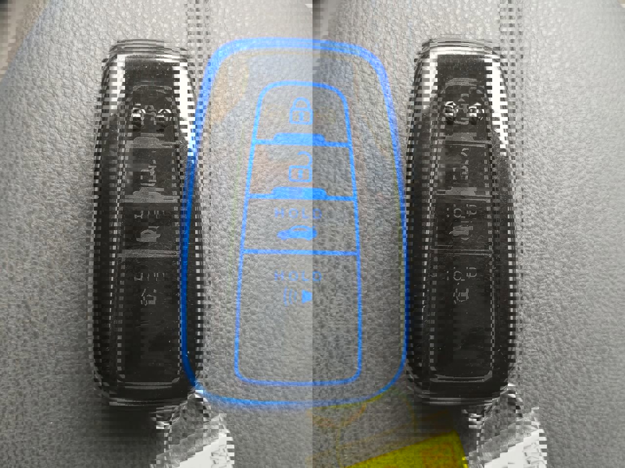 Used 2020 Toyota RAV4 XLE Premium image 25