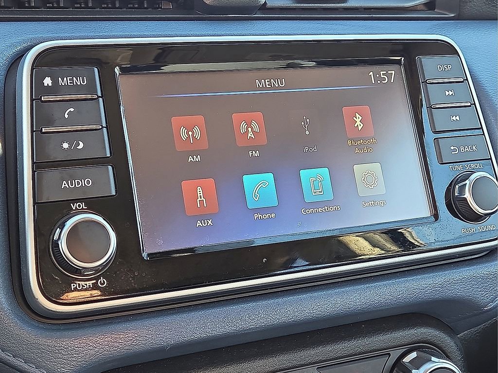 Used 2025 Nissan Versa SV image 28