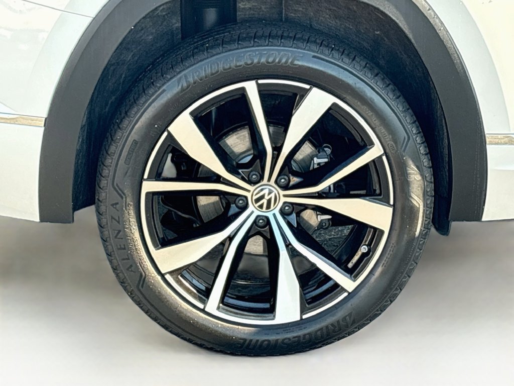 Used 2024 Volkswagen Atlas SEL Premium R-Line AWD/4WD image 34