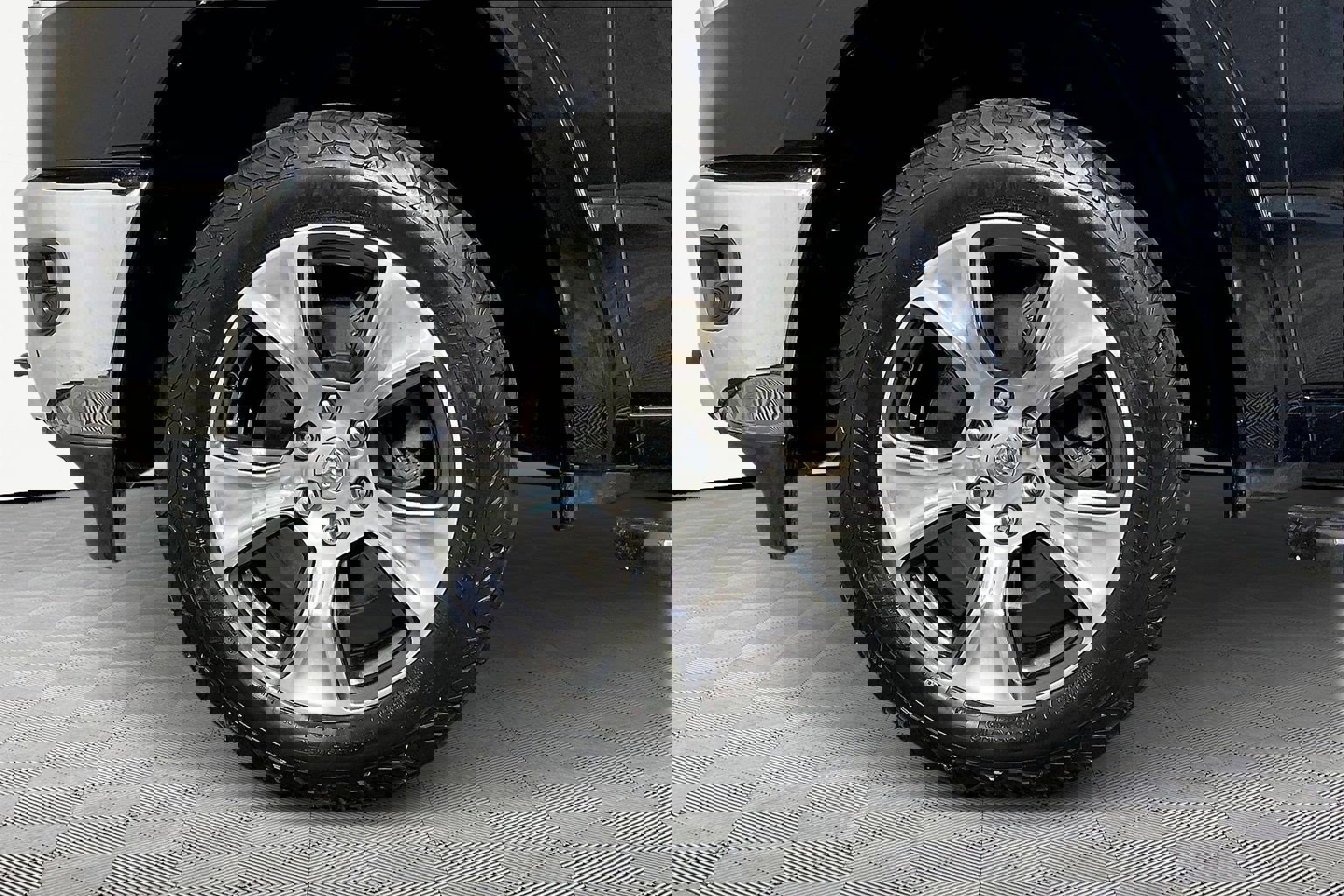 Used 2020 RAM 1500 Laramie image 13