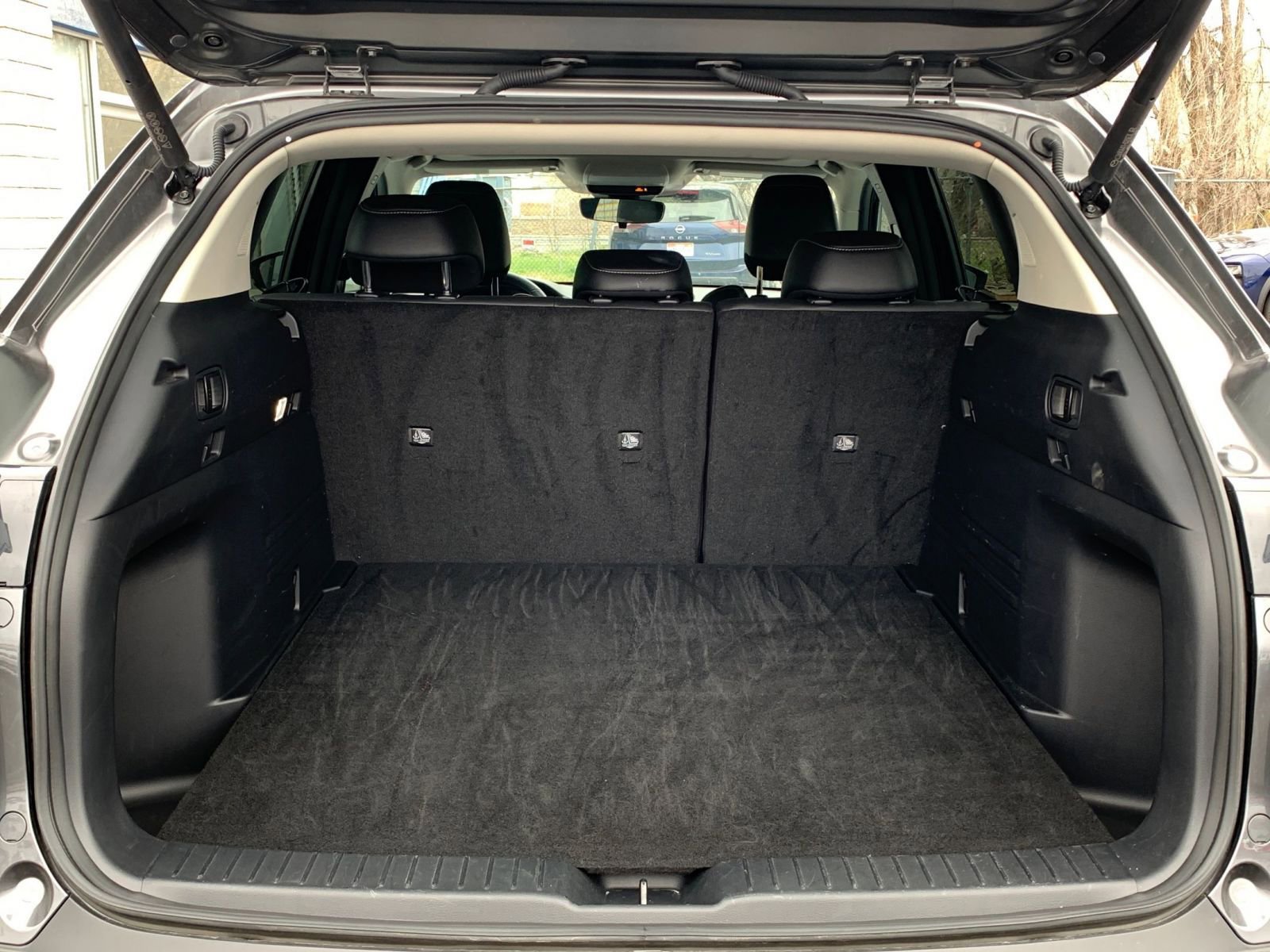 Used 2025 MAZDA CX-50 AWD 2.5 S w/ Premium Package image 33