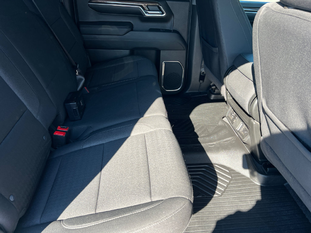 Used 2024 Chevrolet Silverado 1500 LT RWD image 10
