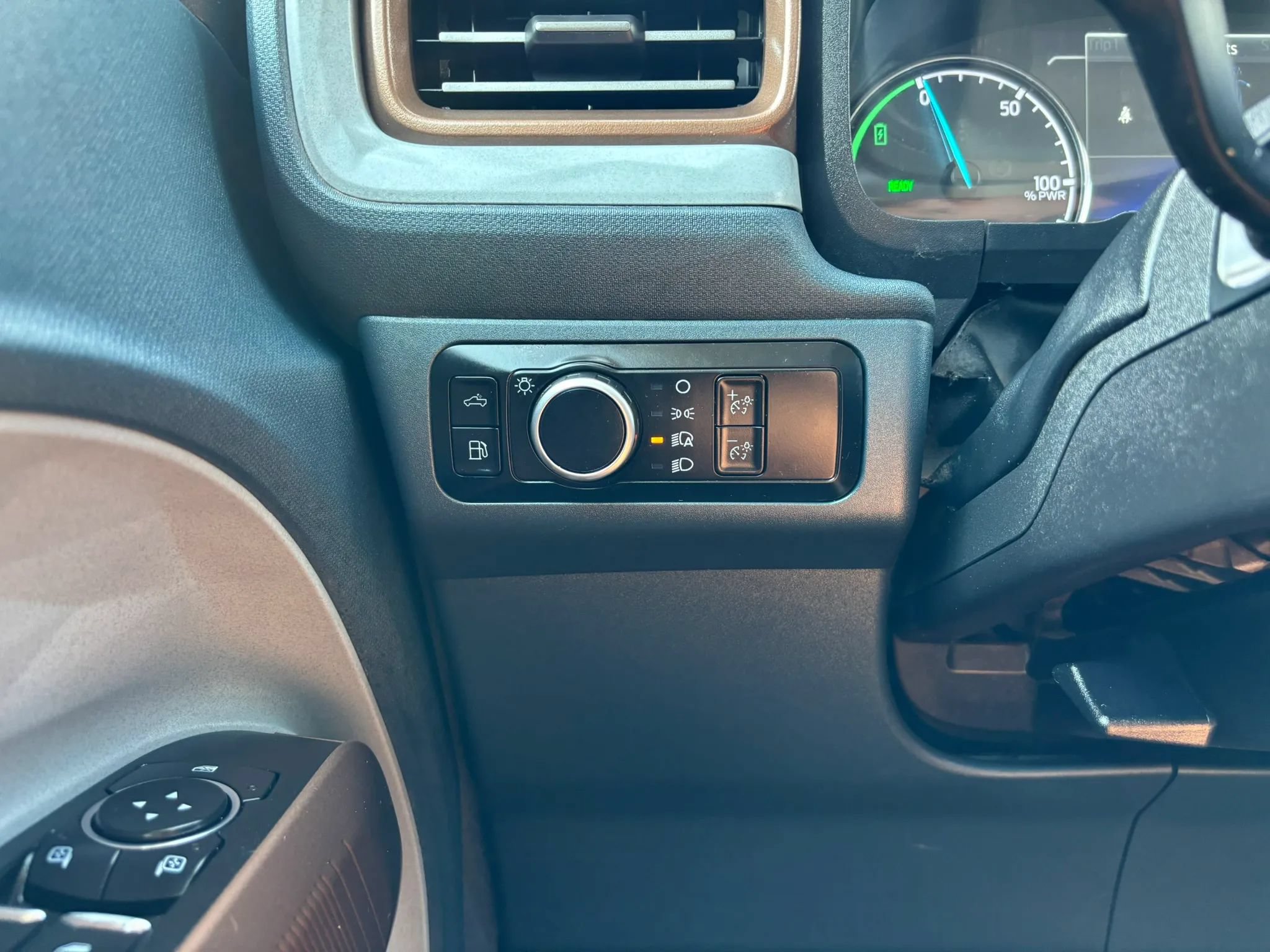 Used 2023 Ford Maverick Lariat w/ Lariat Luxury Package FWD image 24