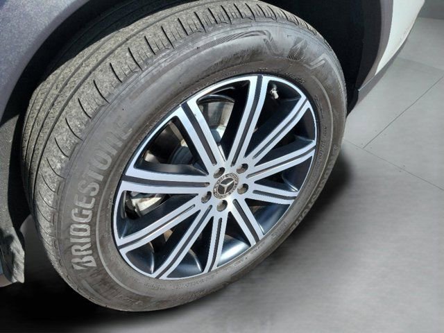 Used 2025 Mercedes-Benz GLE 450e 4MATIC w/ Winter Package image 5