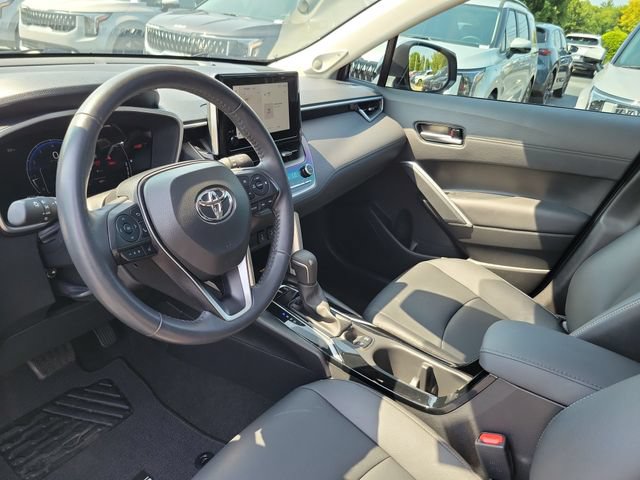 Used 2023 Toyota Corolla Cross XLE w/ Convenience Package FWD image 12