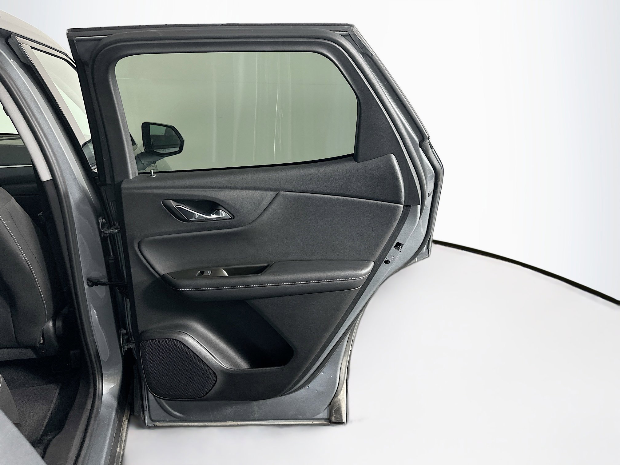 Used 2025 Chevrolet Blazer LT FWD image 29