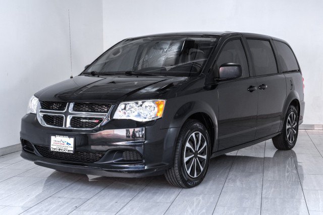 Used 2018 Dodge Grand Caravan SE w/ UConnect Hands-Free Group FWD image 4
